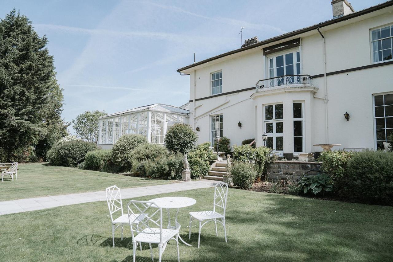 Highfield Hall Mold Esterno foto